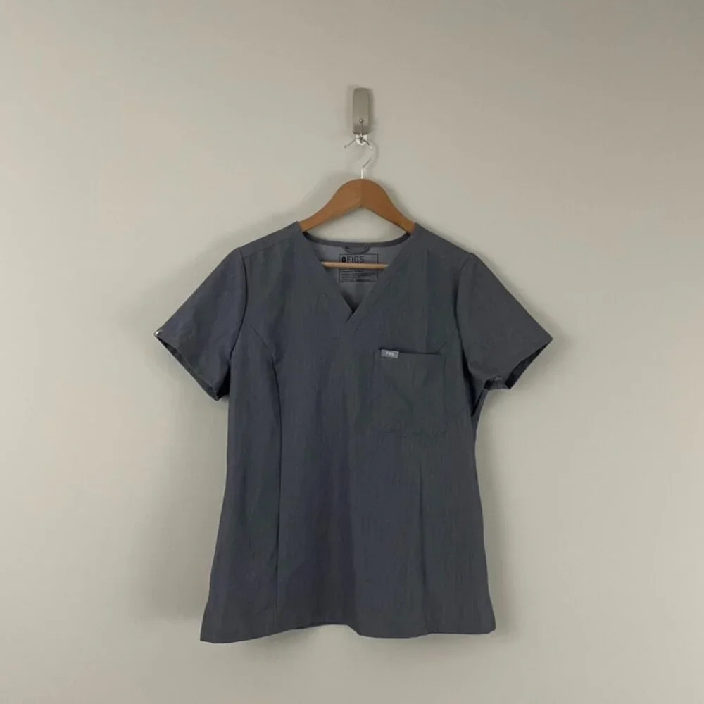 Figs Catarina One-Pocket Scrub Top in Graphite Gray Size Medium